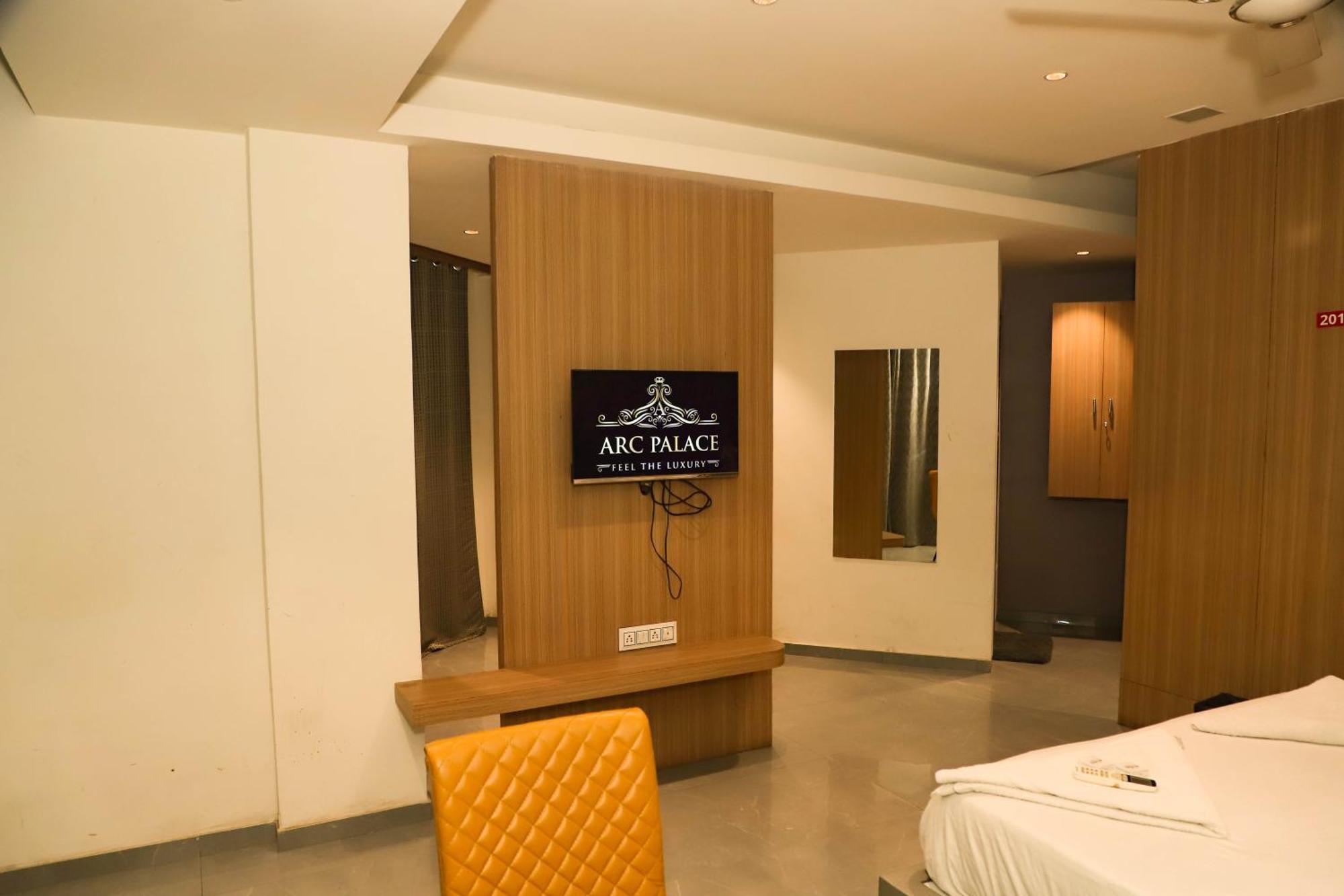 Hotel Arc Palace Bhiwandi Exterior photo