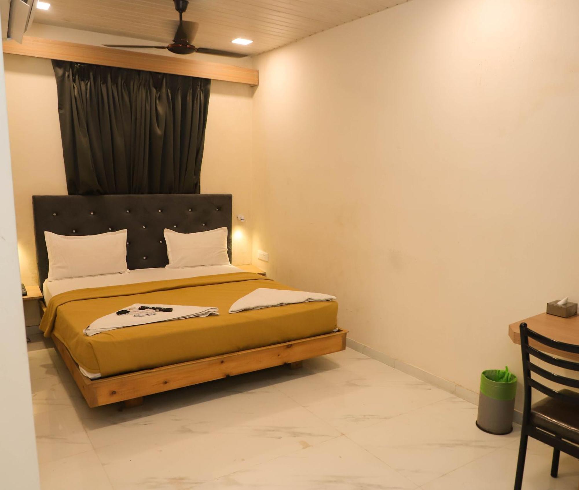 Hotel Arc Palace Bhiwandi Exterior photo