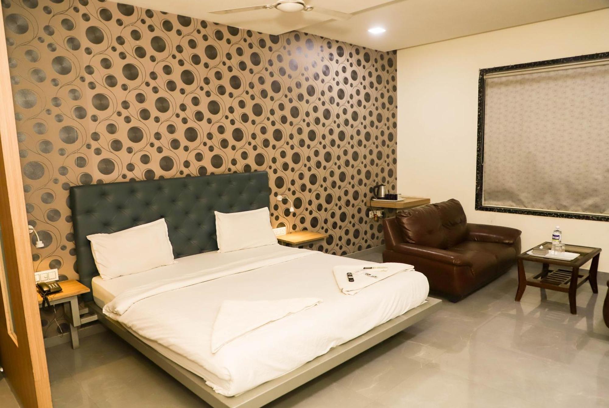Hotel Arc Palace Bhiwandi Exterior photo