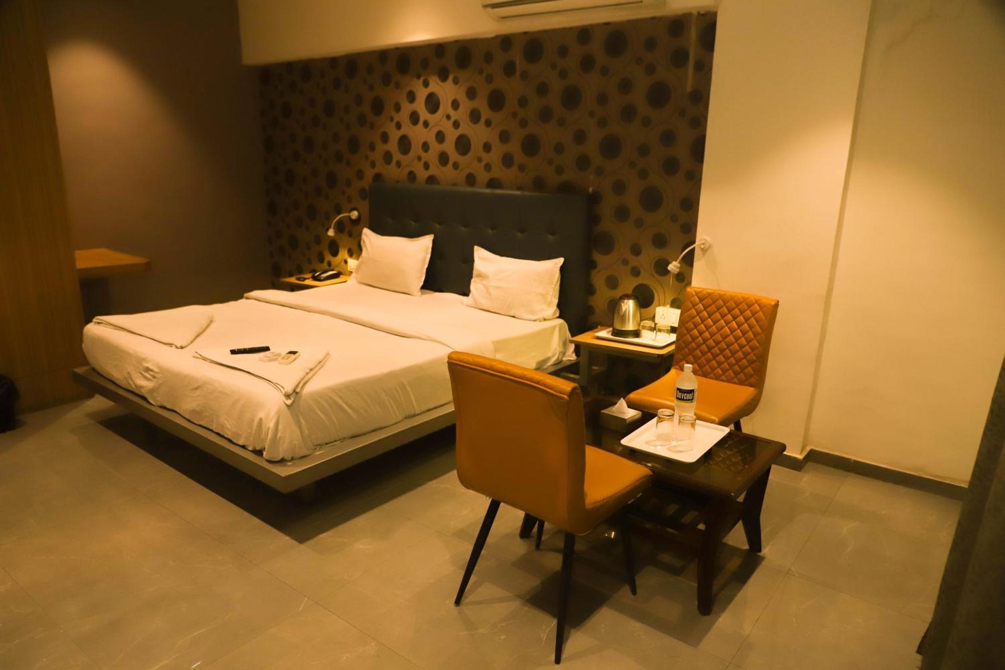 Hotel Arc Palace Bhiwandi Exterior photo