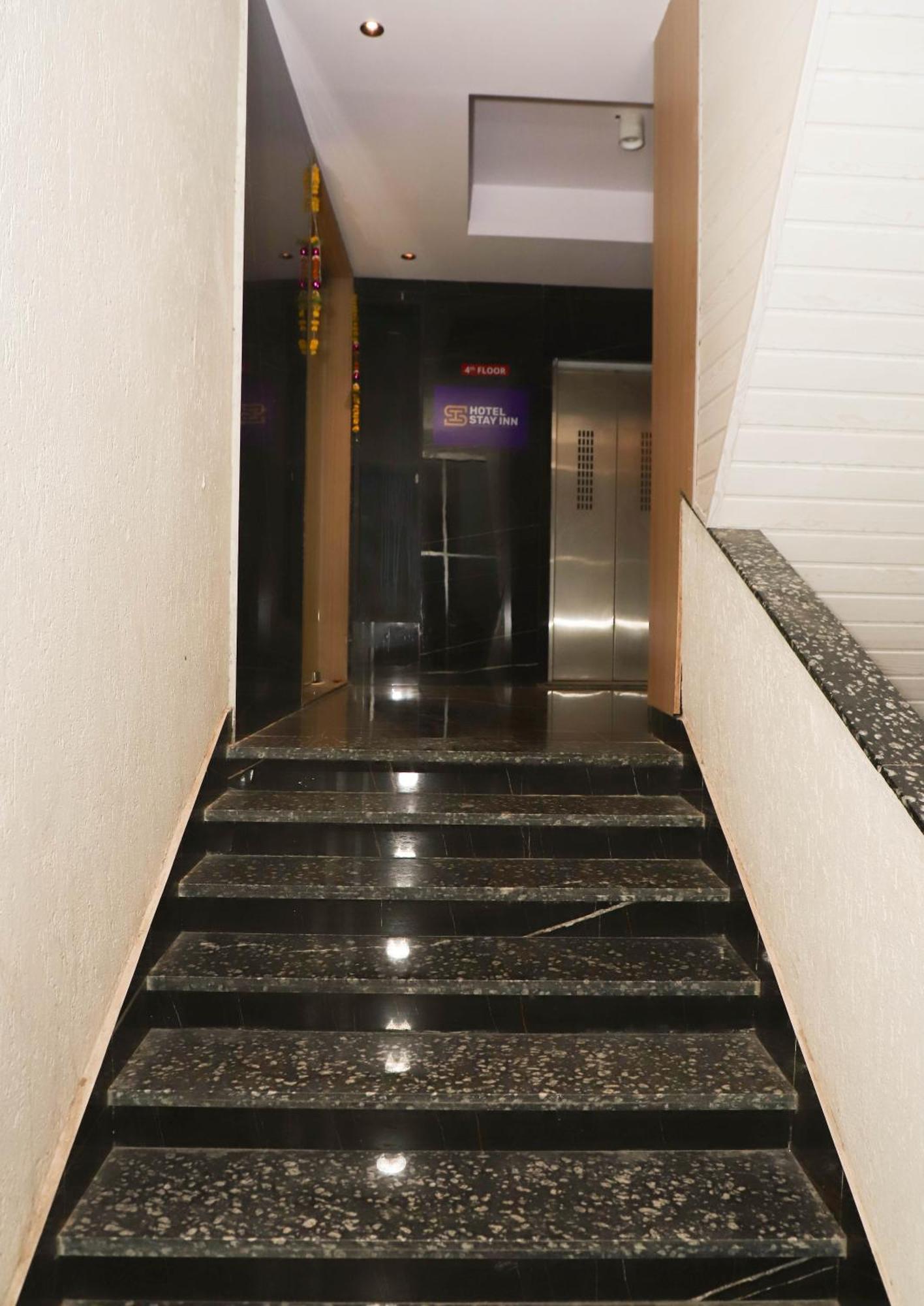 Hotel Arc Palace Bhiwandi Exterior photo