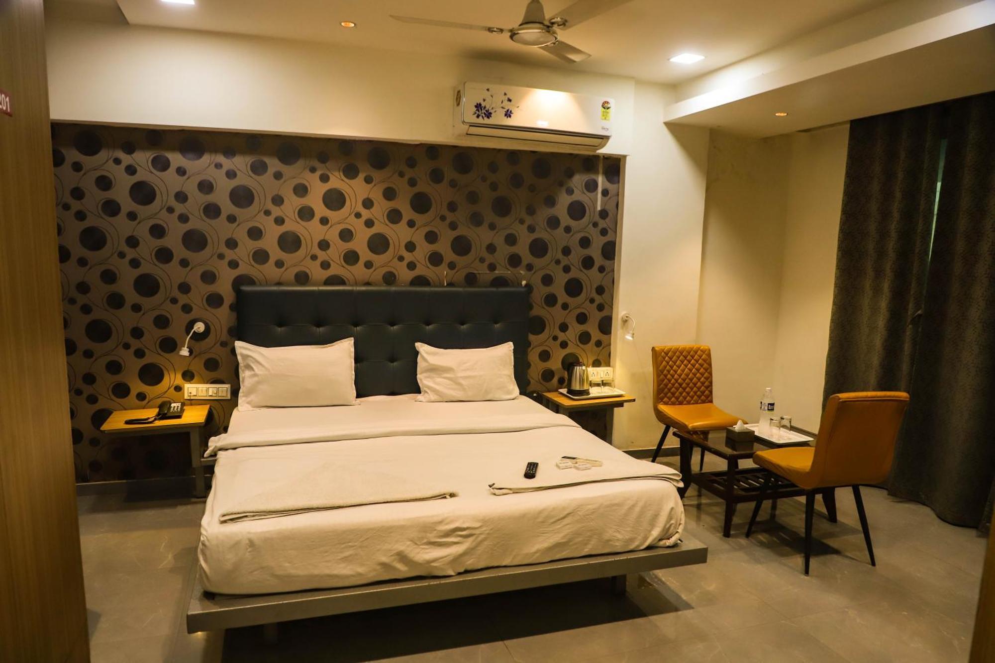 Hotel Arc Palace Bhiwandi Exterior photo