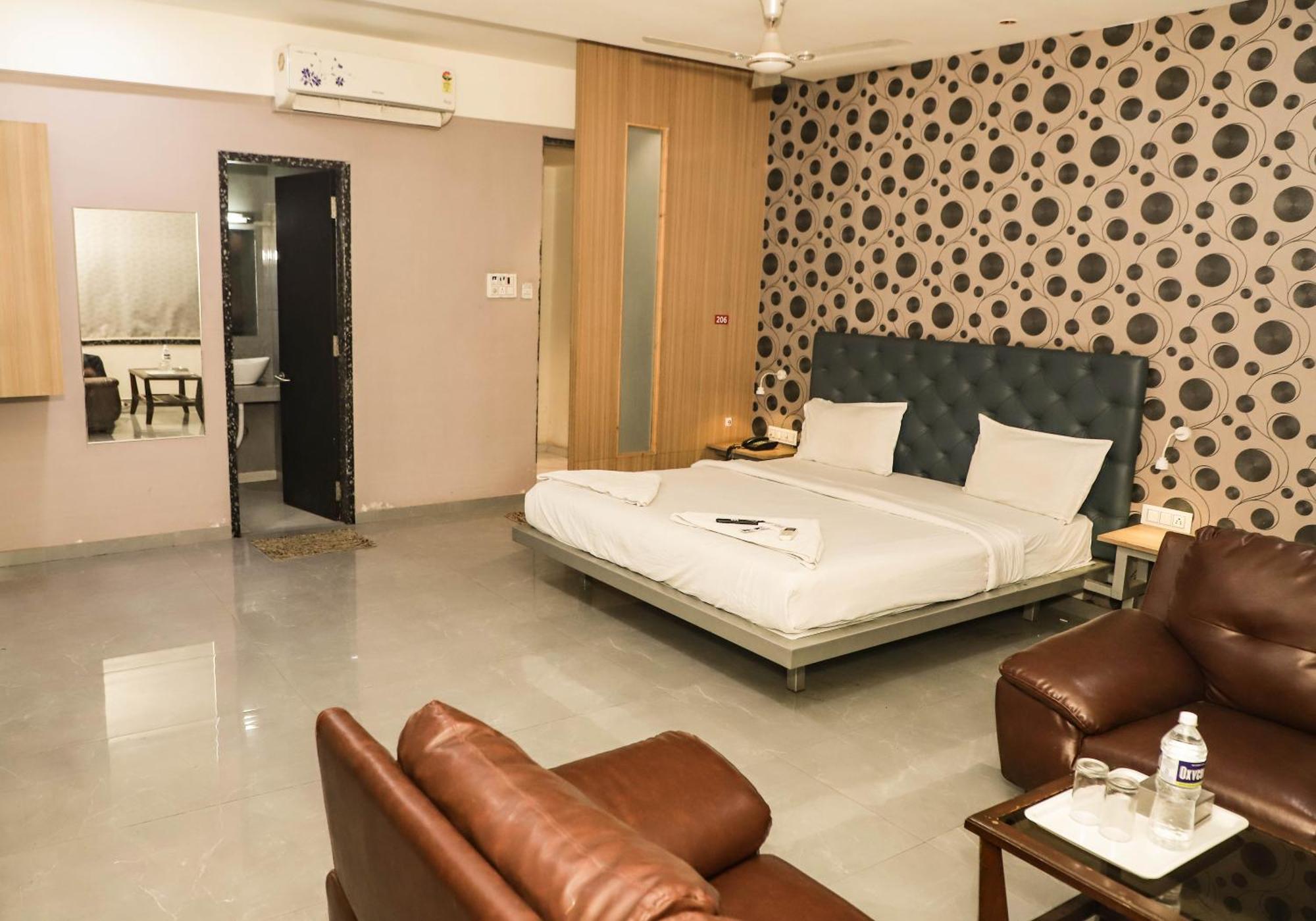 Hotel Arc Palace Bhiwandi Exterior photo